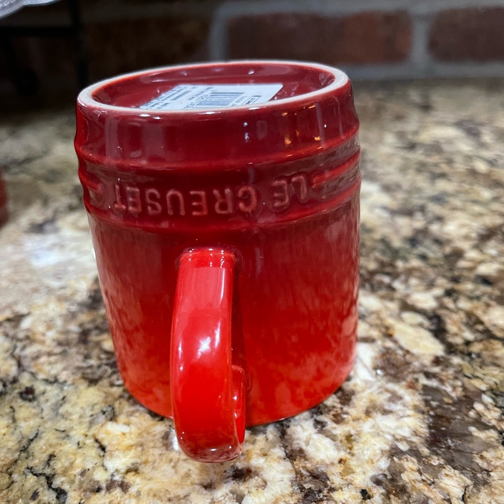 Le Creuset 200ml Capp mug set of 2 - Cerise - brand new! Gorgeous color!! - Picture 5 of 9